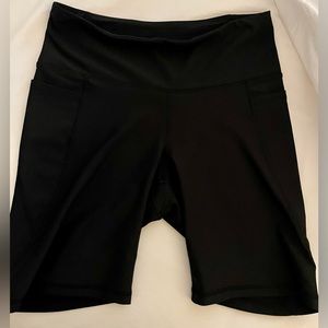 Old Navy Active Powersoft 7” inseam Biker Short